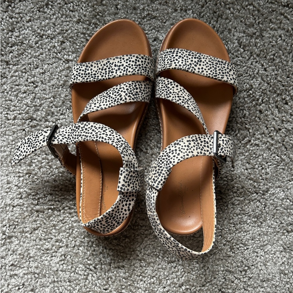 Universal Thread Strappy Sandals